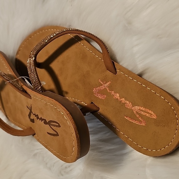 Seven 7 Flip flops womans size 10 rose gold rhinestone straps new with tag - Picture 6 of 7